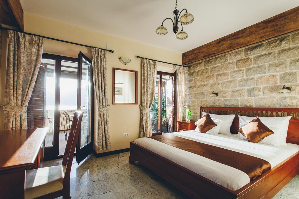 Hotel Carrubba 동하 라스트바 외부 사진