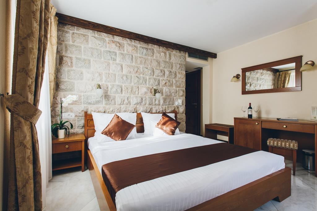 Hotel Carrubba 동하 라스트바 외부 사진